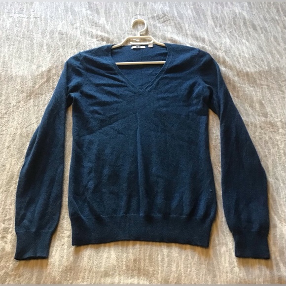 ππ Blue Uniqlo Cashmere Sweater Size S ππ - Picture 1 of 3